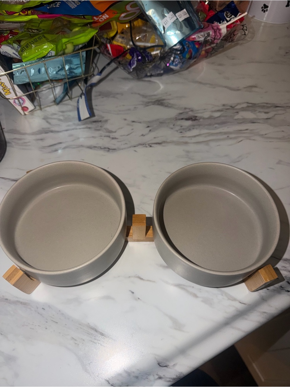 Neutral Gray Double Pet Bowl with Bamboo Stand